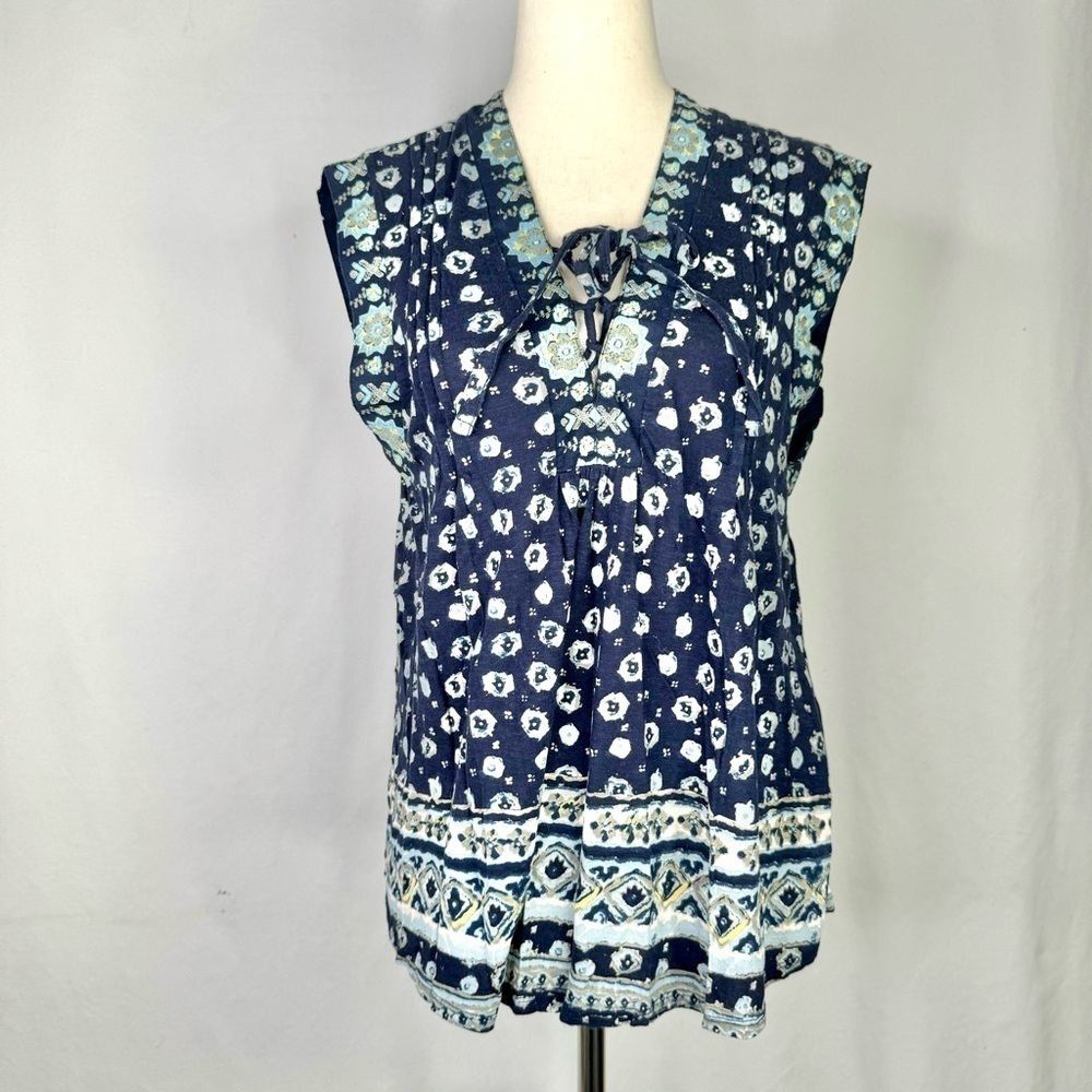 Lucky Brand floral swing top navy with sky blue flowers lace front pintucks M